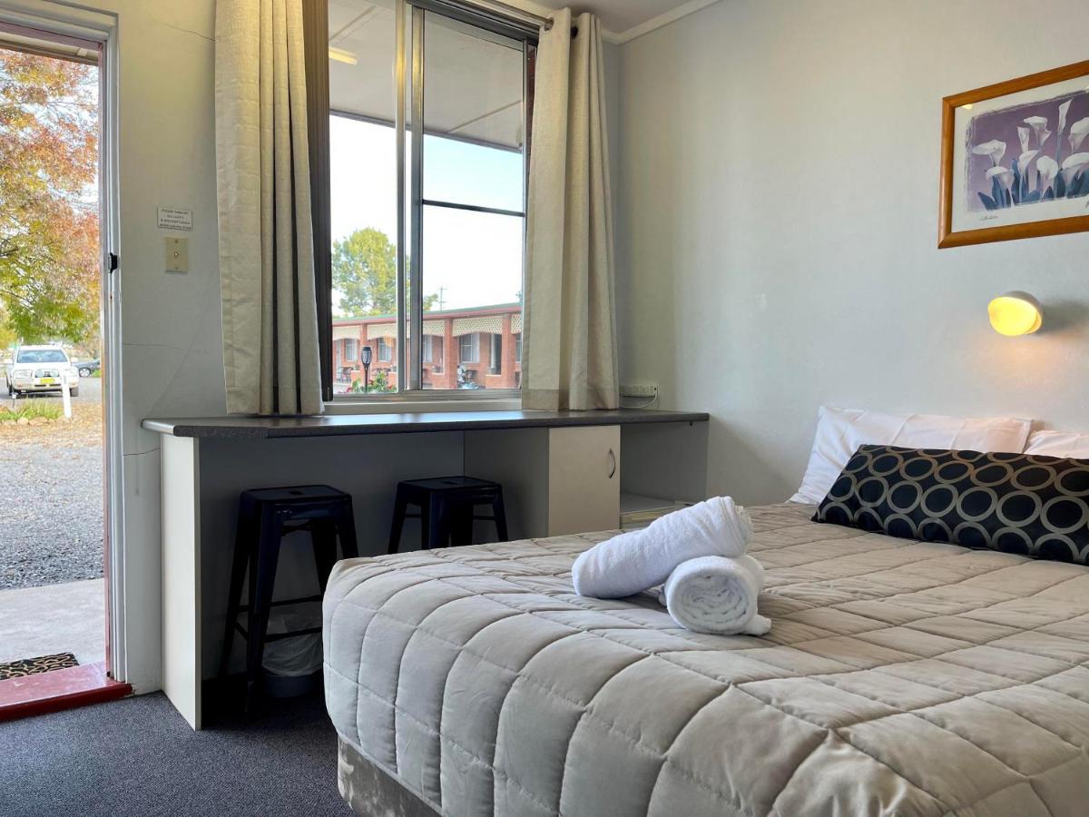 Quirindi Sunflower Motor Inn Bagian luar foto