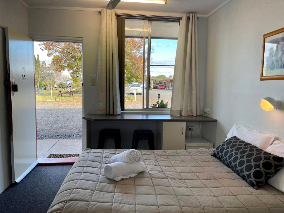Quirindi Sunflower Motor Inn Bagian luar foto
