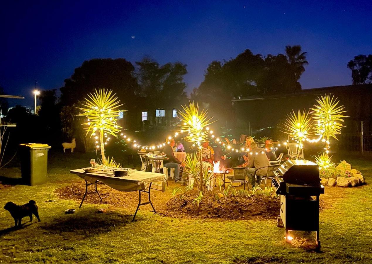 Quirindi Sunflower Motor Inn Bagian luar foto