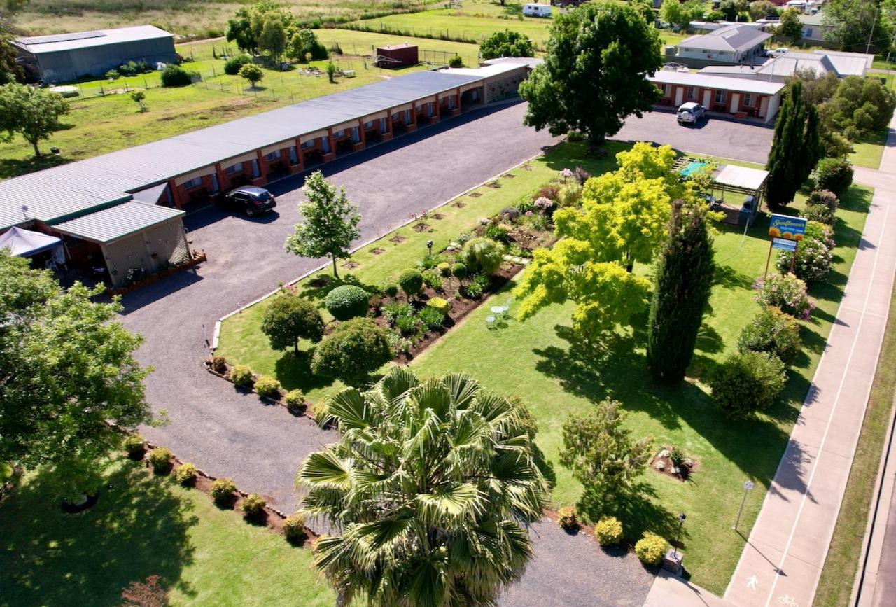 Quirindi Sunflower Motor Inn Bagian luar foto